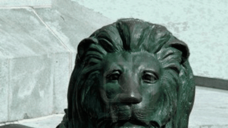В Болгарии австрийский студент пытался заняться сексом со статуей льва