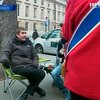 Мэр одного из французских городов объявил голодовку
