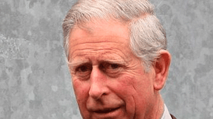 Новозеландский пенсионер пытался забросать принца Чарльза навозом