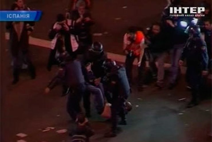 Вчерашние протесты в Европе завершились ночными погромами