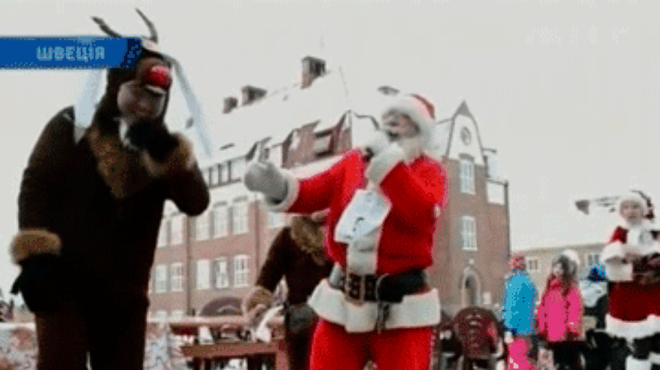 В Швеции проходят зимние соревнования Санта-Клаусов