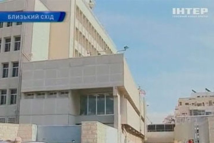 Израильтянин с топором пытался ворваться в посольство США в Тель-Авиве