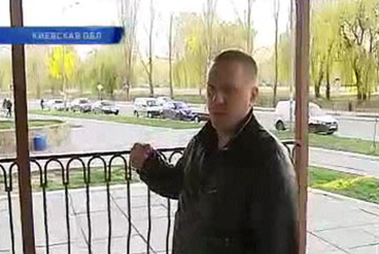 Житель Броваров сам выслеживает преступника, ударившего его ножом