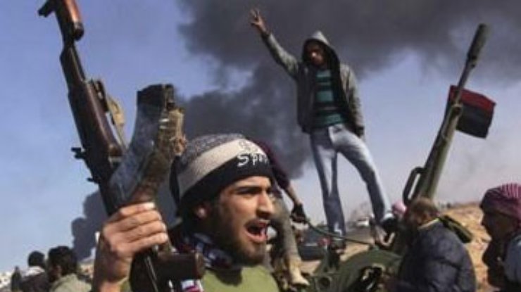 Сирийские повстанцы захватили базу на востоке страны