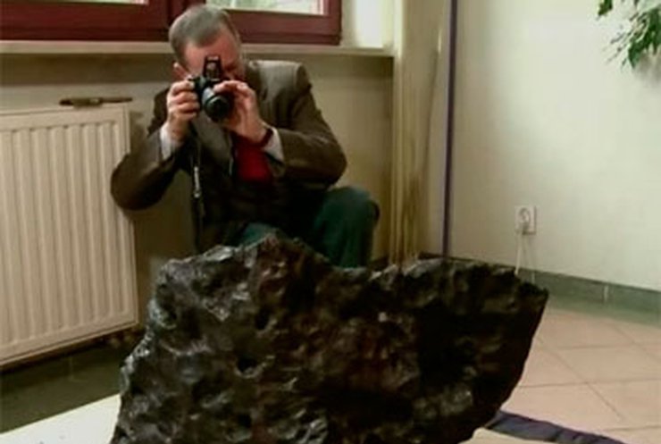 Польские ученые занялись исследованием метеорита Мораско
