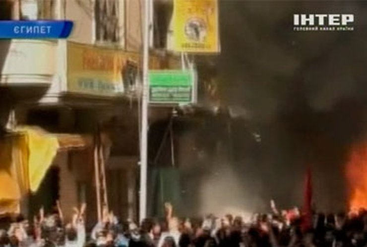 Египтяне бурно протестуют против расширения президентских полномочий