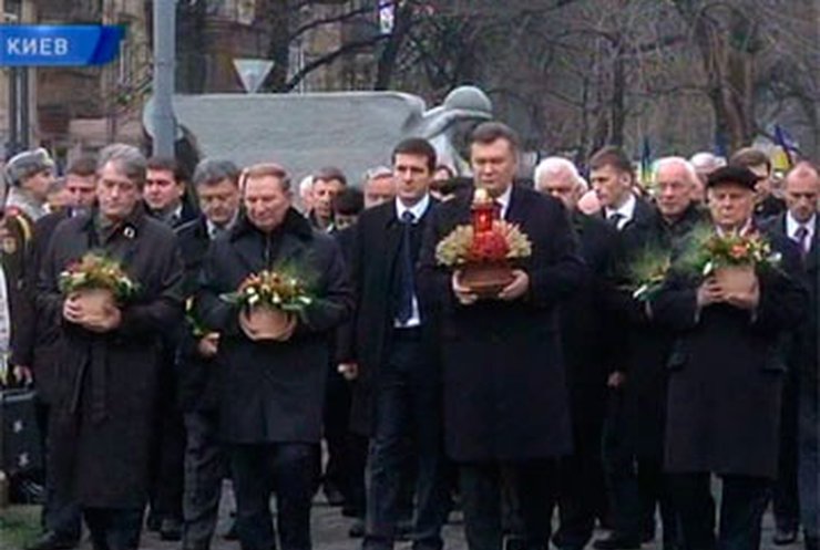 Память жертв голодомора почтили все четыре президента Украины