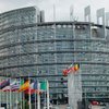 Манифестанты залили молоком Европарламент