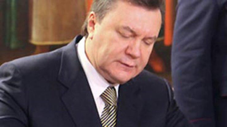 Янукович подписал закон о всеукраинском референдуме