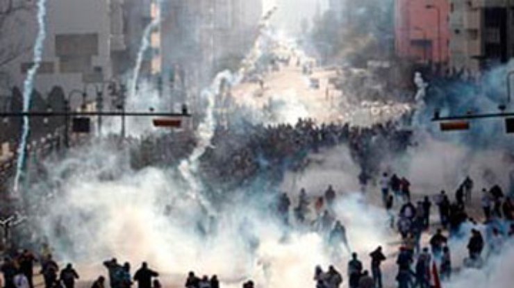В Каире начались массовые столкновения с полицией