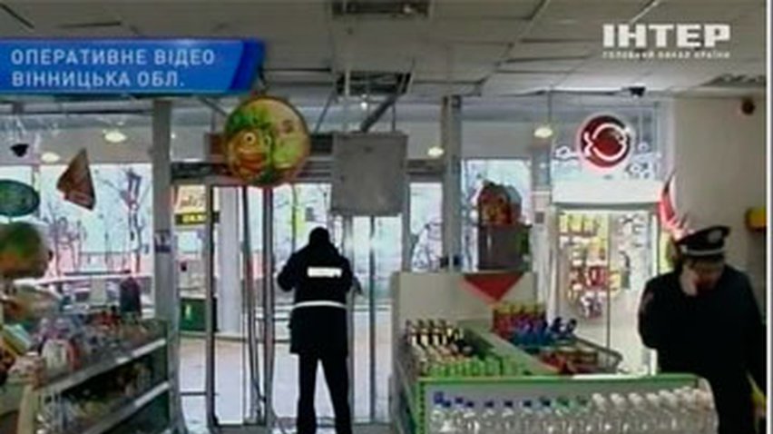 В Винницкой области двое неизвестных дерзко ограбили АЗС