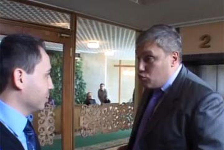 Депутат-"регионал" обматерил журналиста во время съемки