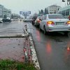 В центре Луганска иномарка сбила расклейщиков билбордов