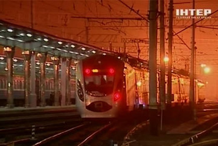 В Украине начал курсировать ночной поезд "хюндай"