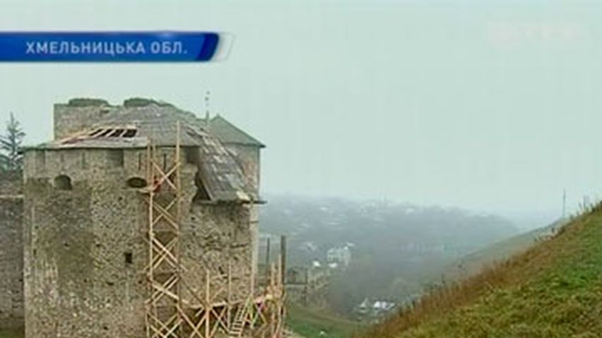 В Каменце-Подольском реставрируют западную башню старого замка