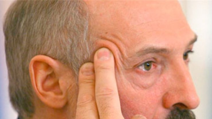 Лукашенко запретил белорусам увольняться с работы
