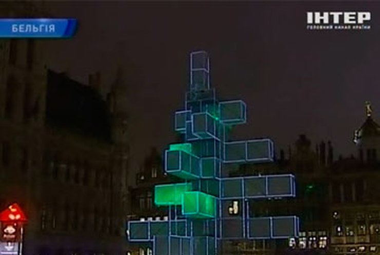 В Брюсселе поставили электронную рождественскую елку