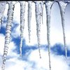 На Русановке глыба снега разбила голову пенсионерке