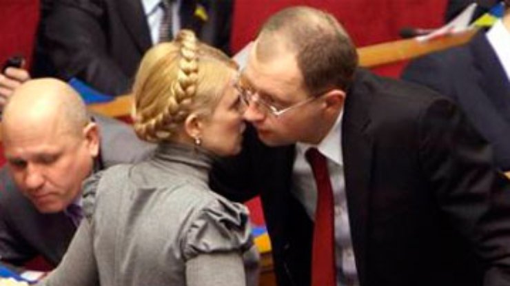 Тимошенко "благословила" Яценюка в лидеры фракции