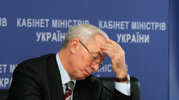 СМИ: Азаров мстит Киеву