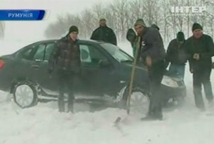 В Румынии сильный снег привел к большому количеству ДТП