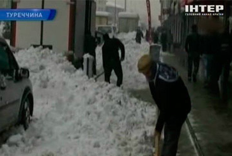 Восток Турции засыпало снегом