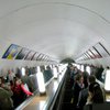 Московское метро наполнили звуками вьюги и хруста снега