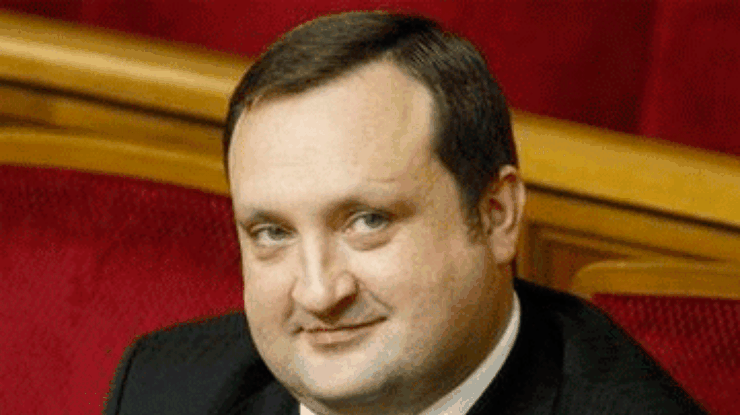Взгляд: Азарова укрепили Арбузовым