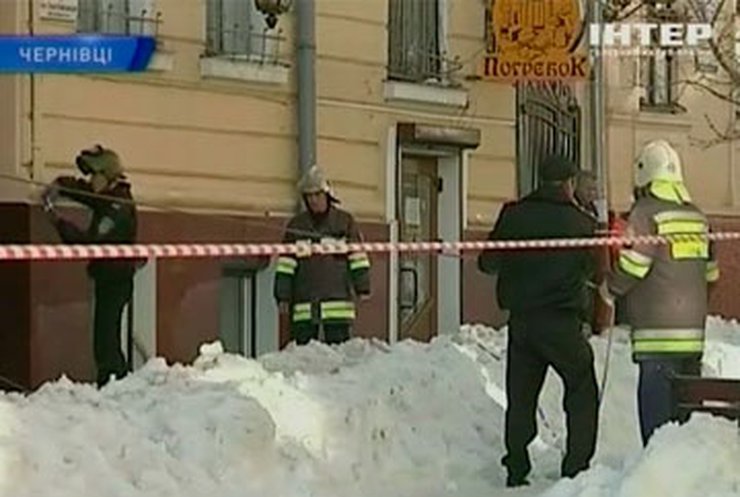 Правоохранители устанавливают, кто подорвал себя в черновицком медуниверситете