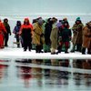 На Хмельнитчине спасли 17 рыбаков с отколовшейся льдины
