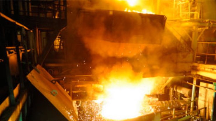 В падении ковша с раскаленной сталью на рабочих ММК обвинили "Уралмашзавод"