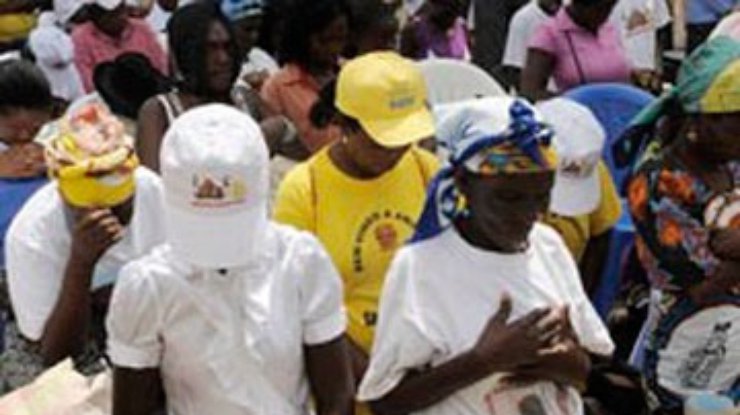 Жертвами давки на стадионе в Анголе стали уже 16 человек
