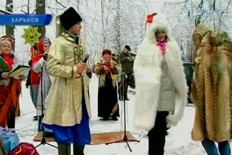 Под стенами больницы Тимошенко устроили рождественский вертеп