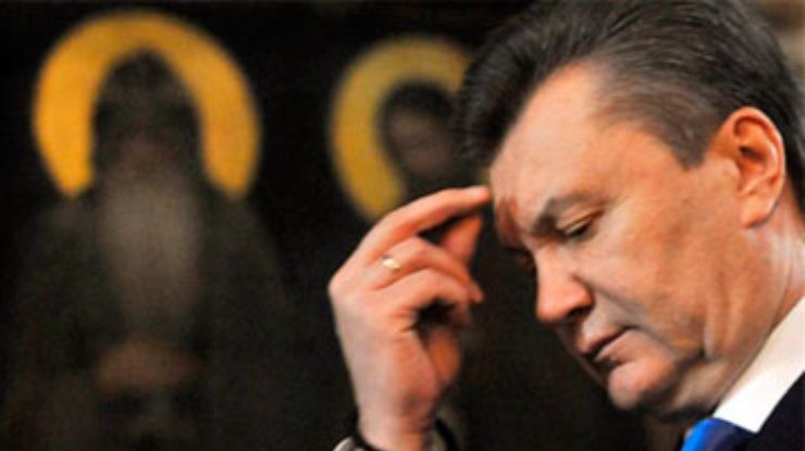 Янукович на Рождество помолился в женском монастыре