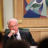 Азаров решил вмешаться в ситуацию с "АэроСвитом"