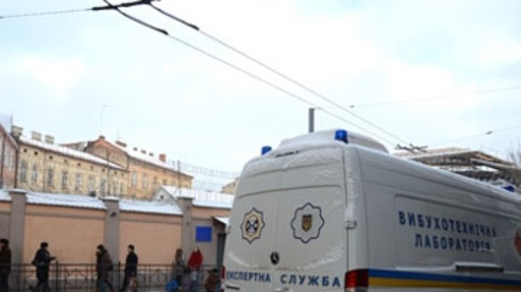 Бомбу во Львовском СИЗО не нашли
