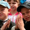 Иностранцам хотят упростить процедуру усыновления украинских детей