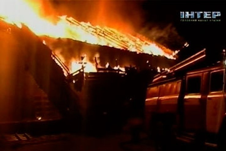 В Луганске горели склады строительного предприятия