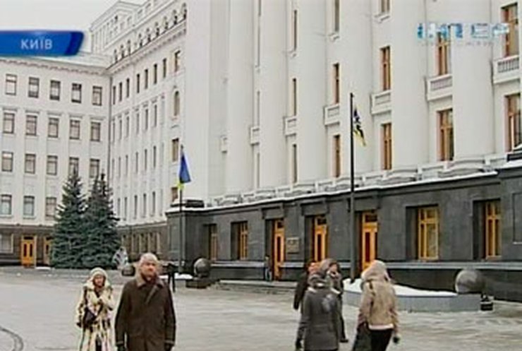 Президент увеличил штат своей администрации на 25 человек