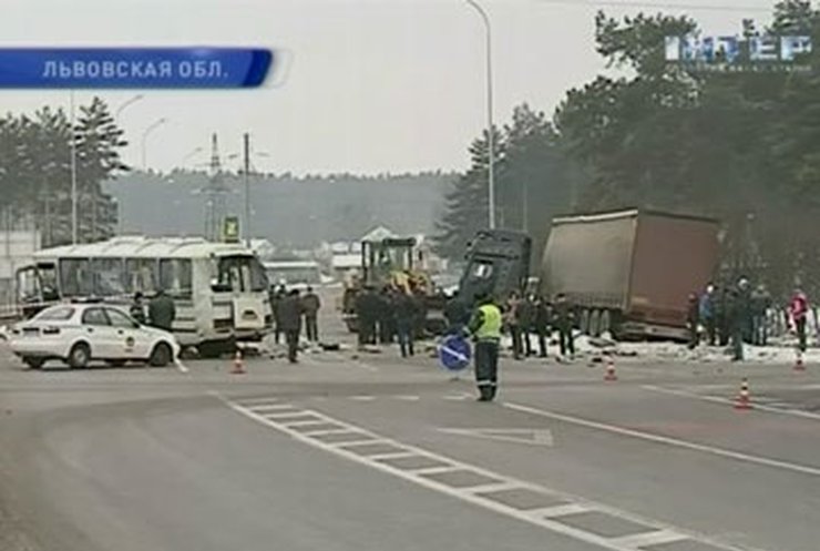 На Львовщине разбился автобус: Пятеро человек погибли