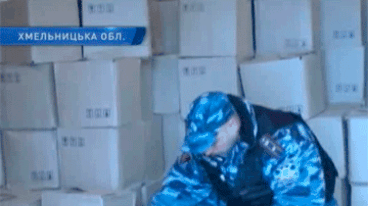 Хмельнитчанин торговал поддельным алкоголем через интернет