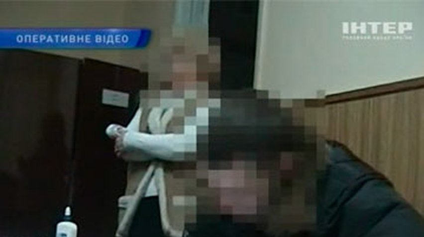 На Буковине за взятку задержали чиновника из военкомата