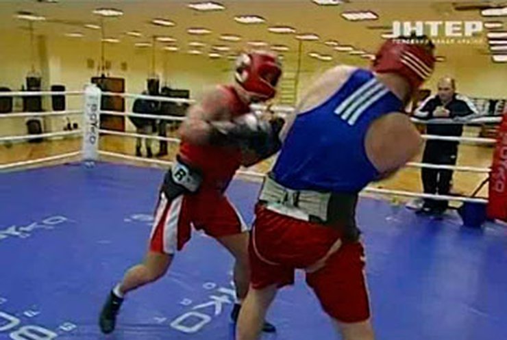 Боксер Максим Бурсак готовится к бою за титул чемпиона Европы