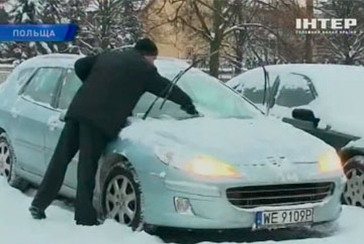 Снегопады вызвали транспортные проблемы в Польше