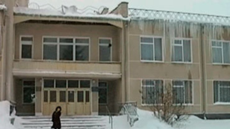 На Тернопольщине в школьной столовой обвалилась крыша