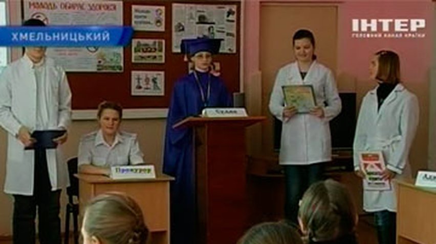 Хмельницкие милиционеры показали спектакль для детей