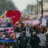 В Париже сторонники однополых браков вышли на акцию протестов