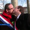 Франция собирается разрешить геям жениться друг на друге