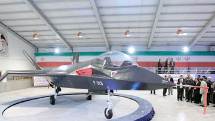Иран представил первый отечественный истребитель