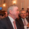 К прилету Кокса и Квасьневского в колонии Луценко побелили бордюры